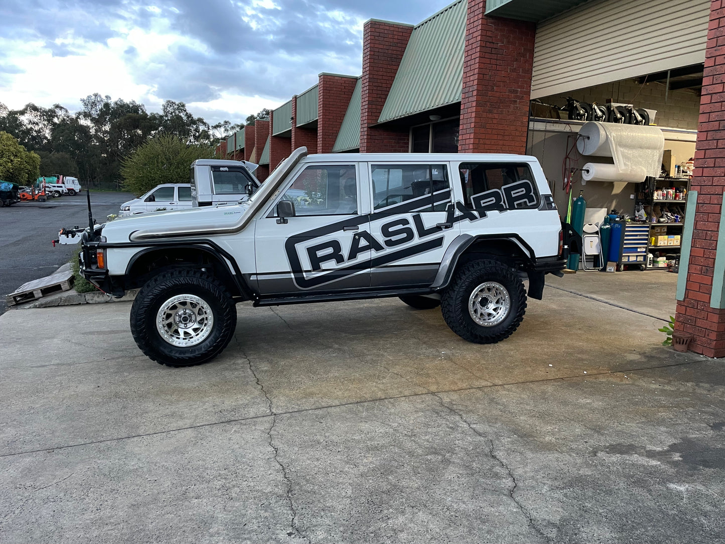 Nissan GQ Patrol 4" Long-Guard Entry Stainless Snorkel