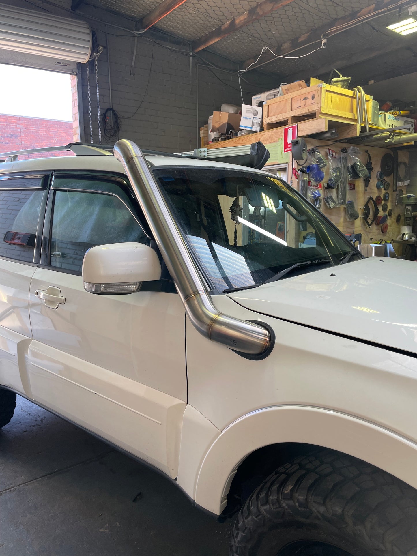 Mitsubishi Pajero NS/NT/NW/NX Mid-Entry 4" Stainless Snorkel