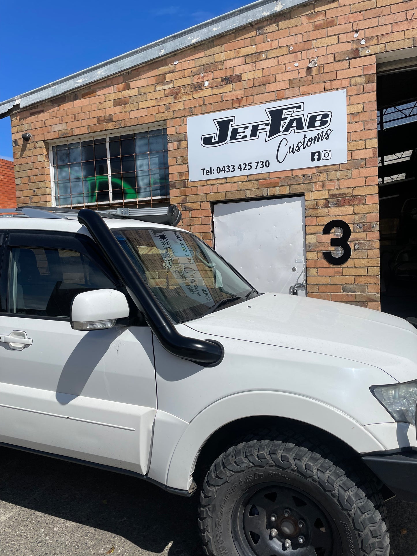 Mitsubishi Pajero NS/NT/NW/NX Mid-Entry 4" Stainless Snorkel