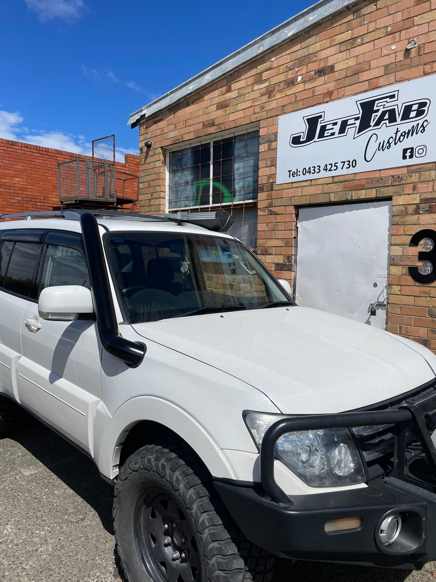 Mitsubishi Pajero NS/NT/NW/NX Mid-Entry 4" Stainless Snorkel