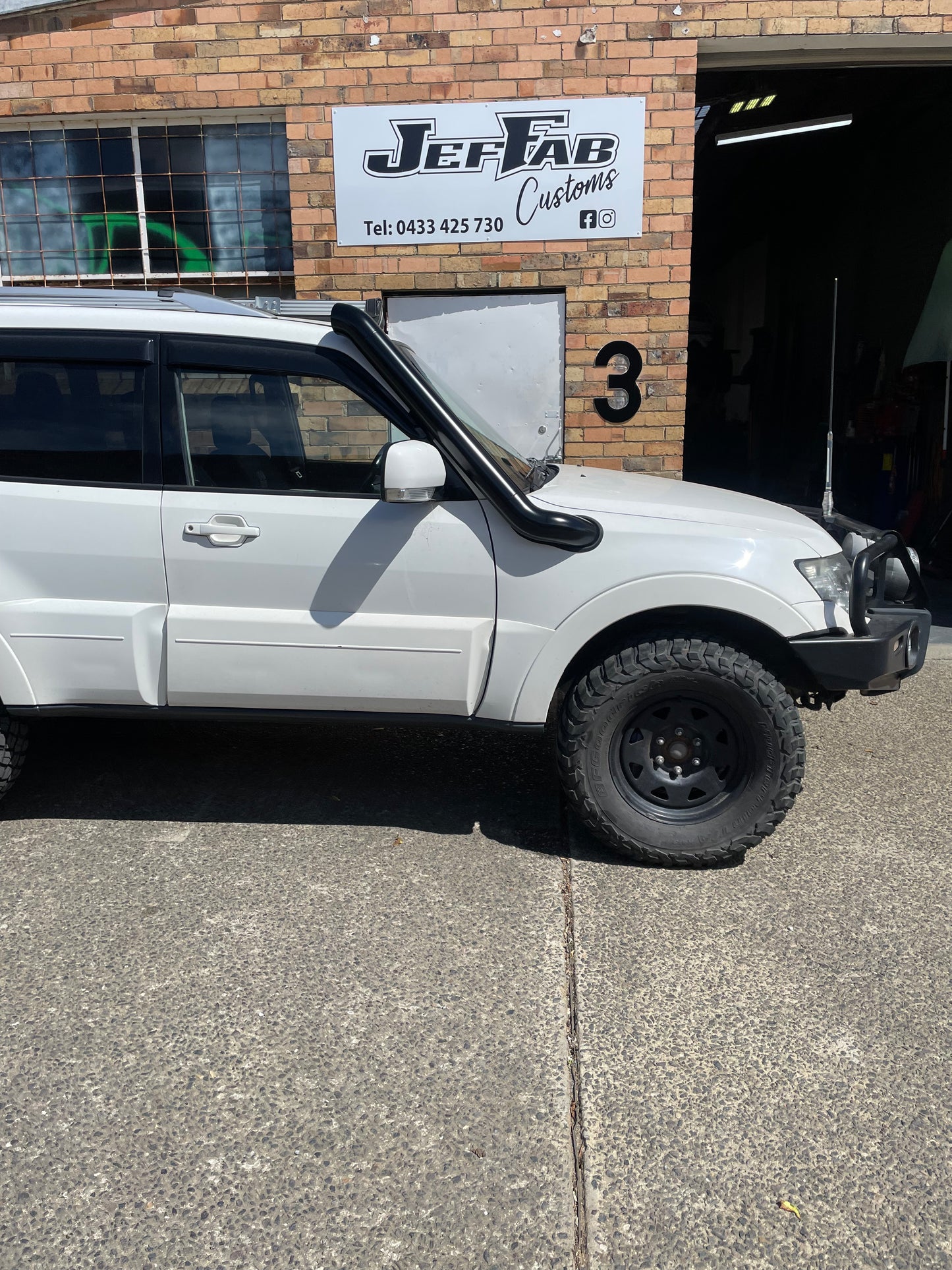 Mitsubishi Pajero NS/NT/NW/NX Mid-Entry 4" Stainless Snorkel