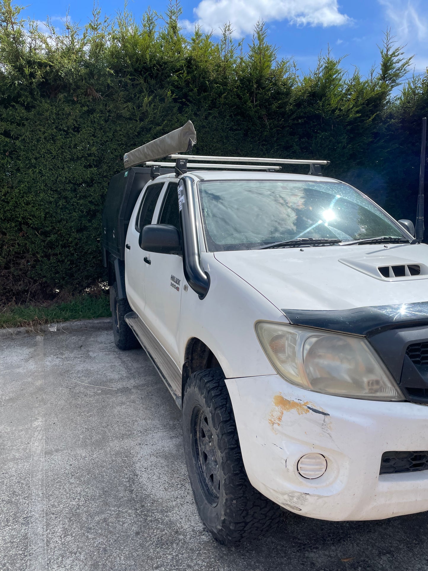 N70 Toyota Hilux 4" Short-Entry Stainless Snorkel