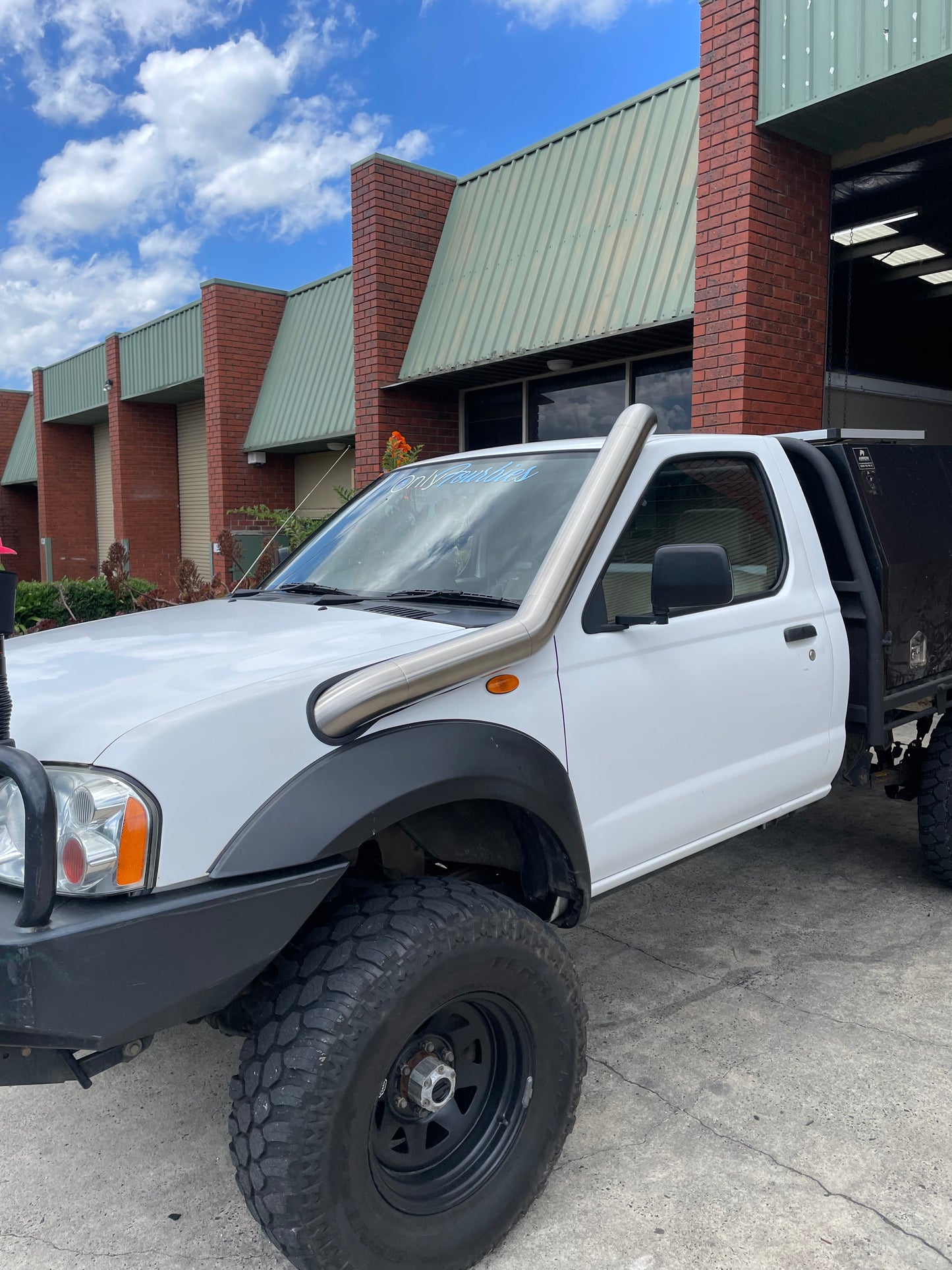 D22 Nissan Navara Mid-Entry Stainless Snorkel