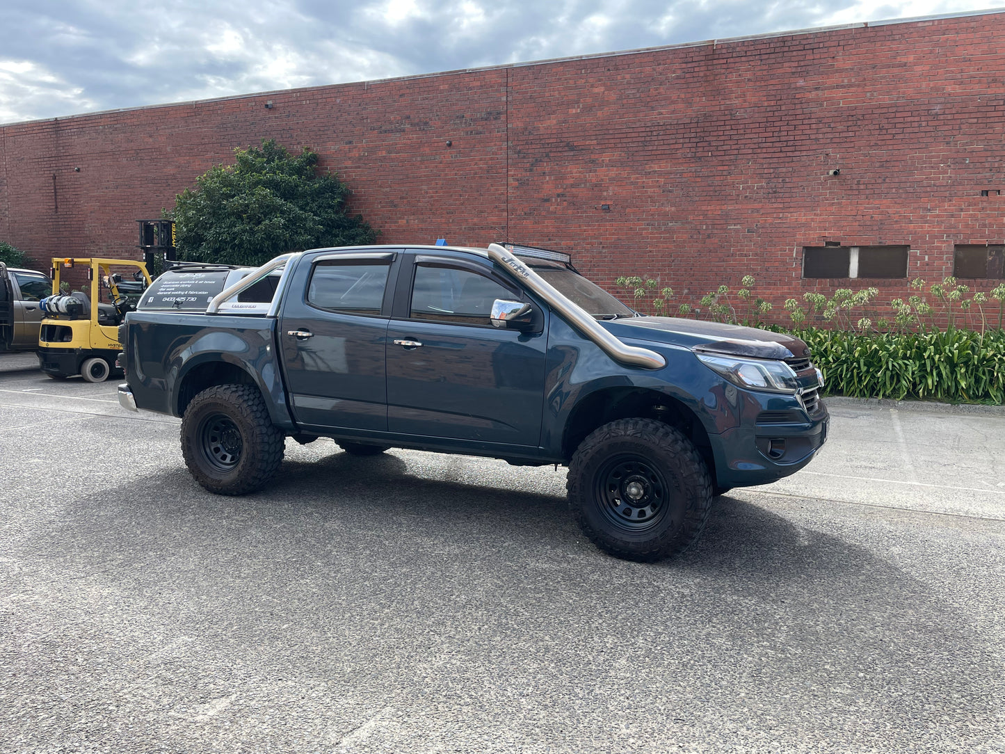 Holden RG Colorado/Colorado 7, 4" Mid-Entry Stainless Snorkel