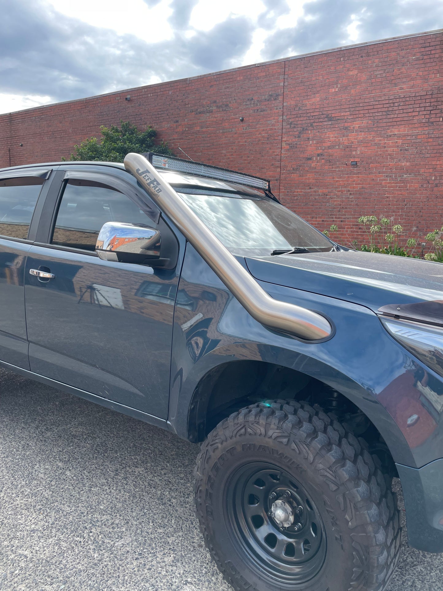 Holden RG Colorado/Colorado 7, 4" Mid-Entry Stainless Snorkel