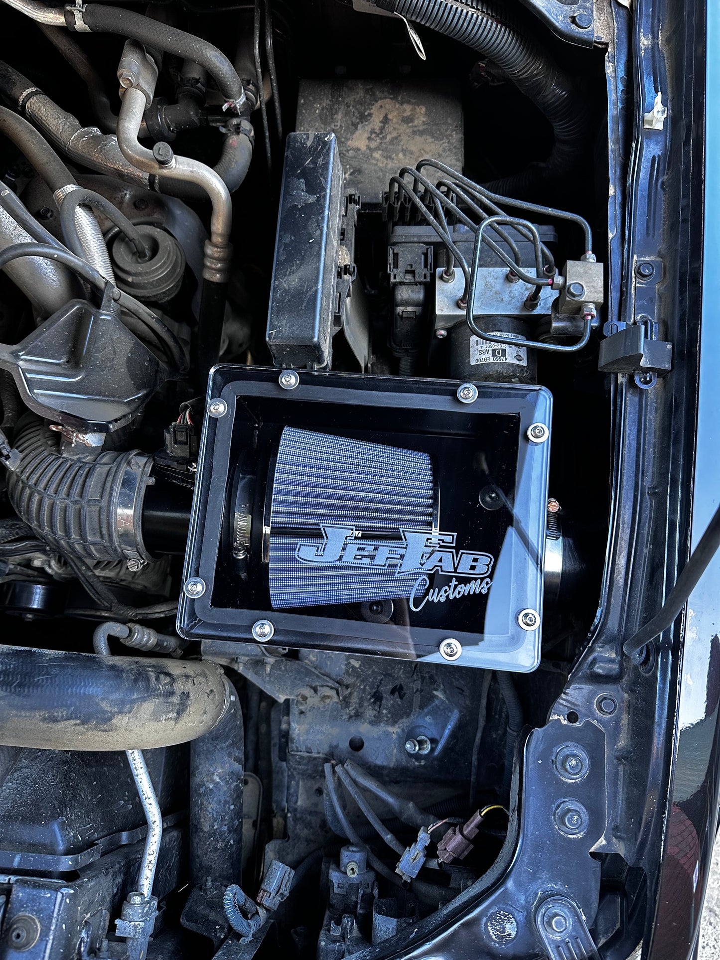 D40 Nissan Navara YD25 - Air Box