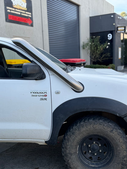 N70 Toyota Hilux 4" Short-Entry Stainless Snorkel