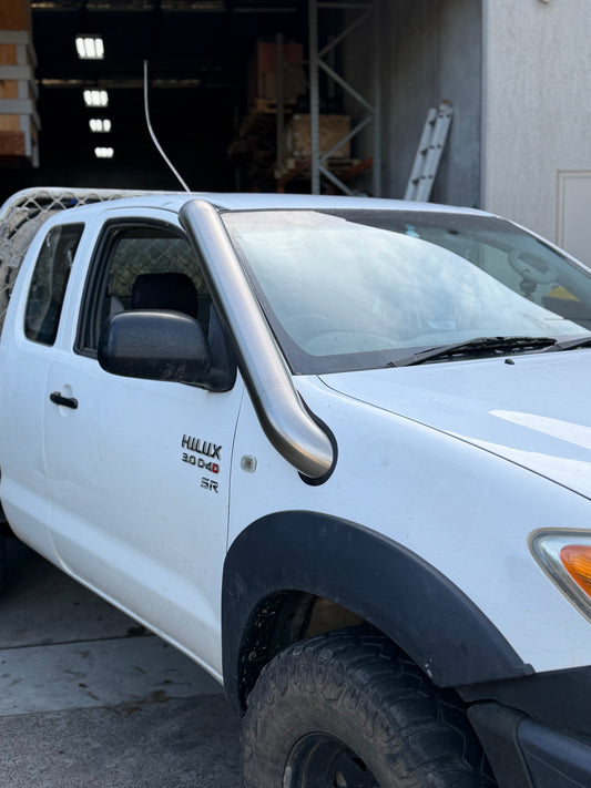 N70 Toyota Hilux 4" Short-Entry Stainless Snorkel