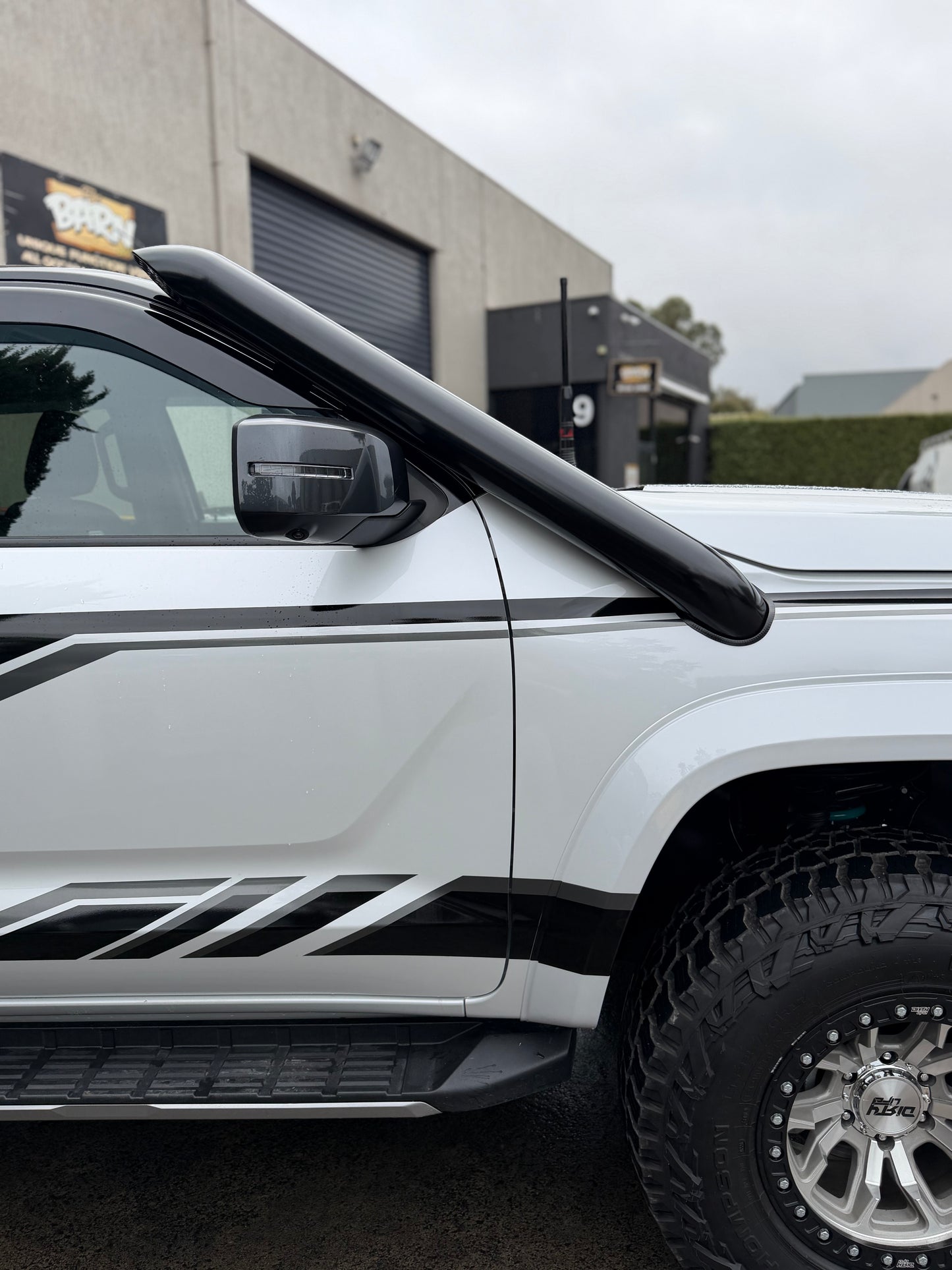 D27 Nissan Navara 4" short entry snorkel