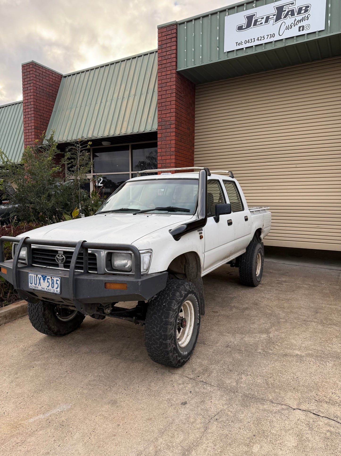 LN106 Toyota Hilux 4" Stainless Snorkel