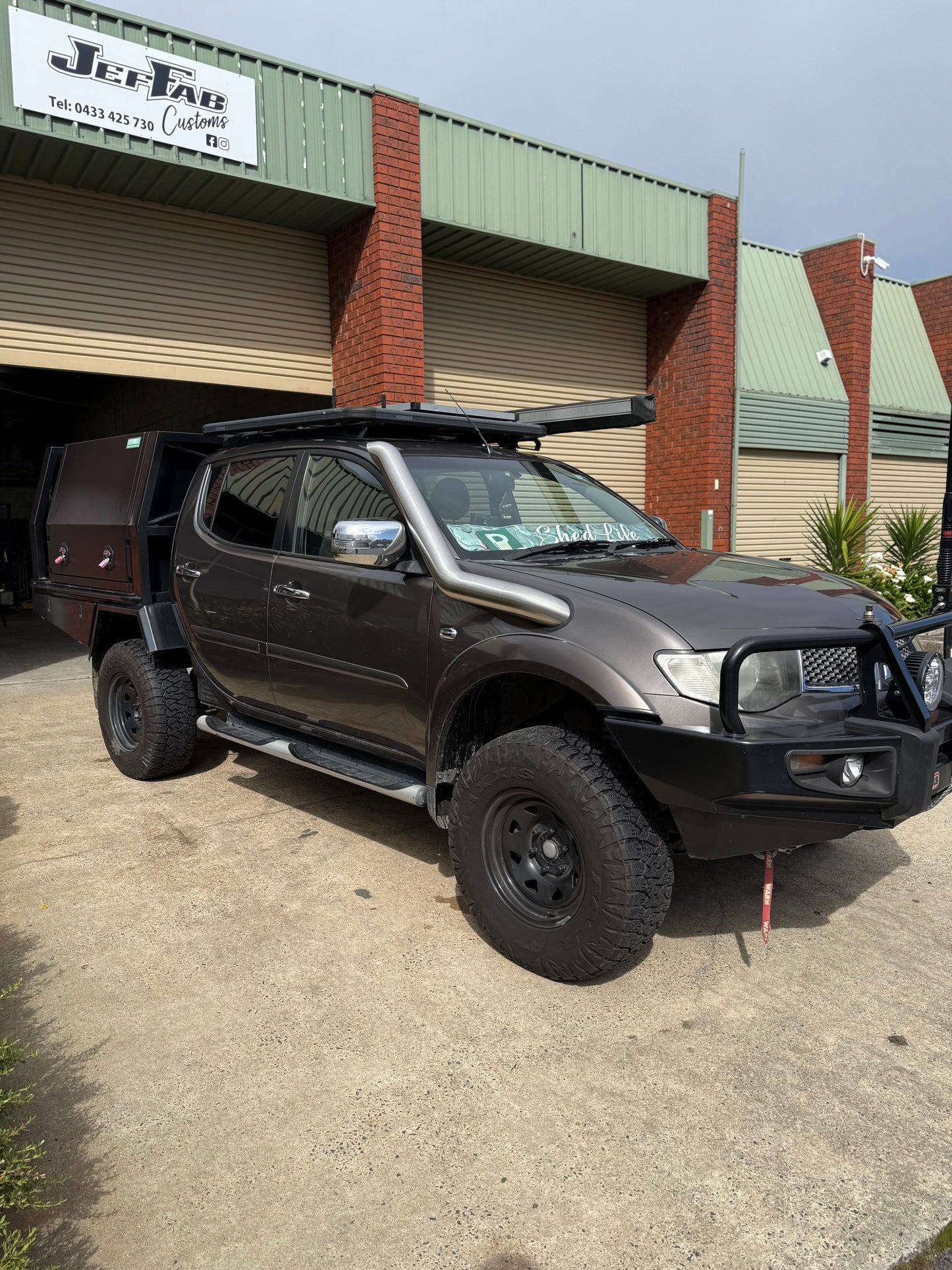 Mitsubishi MN Triton 4" Long-Entry Stainless Snorkel