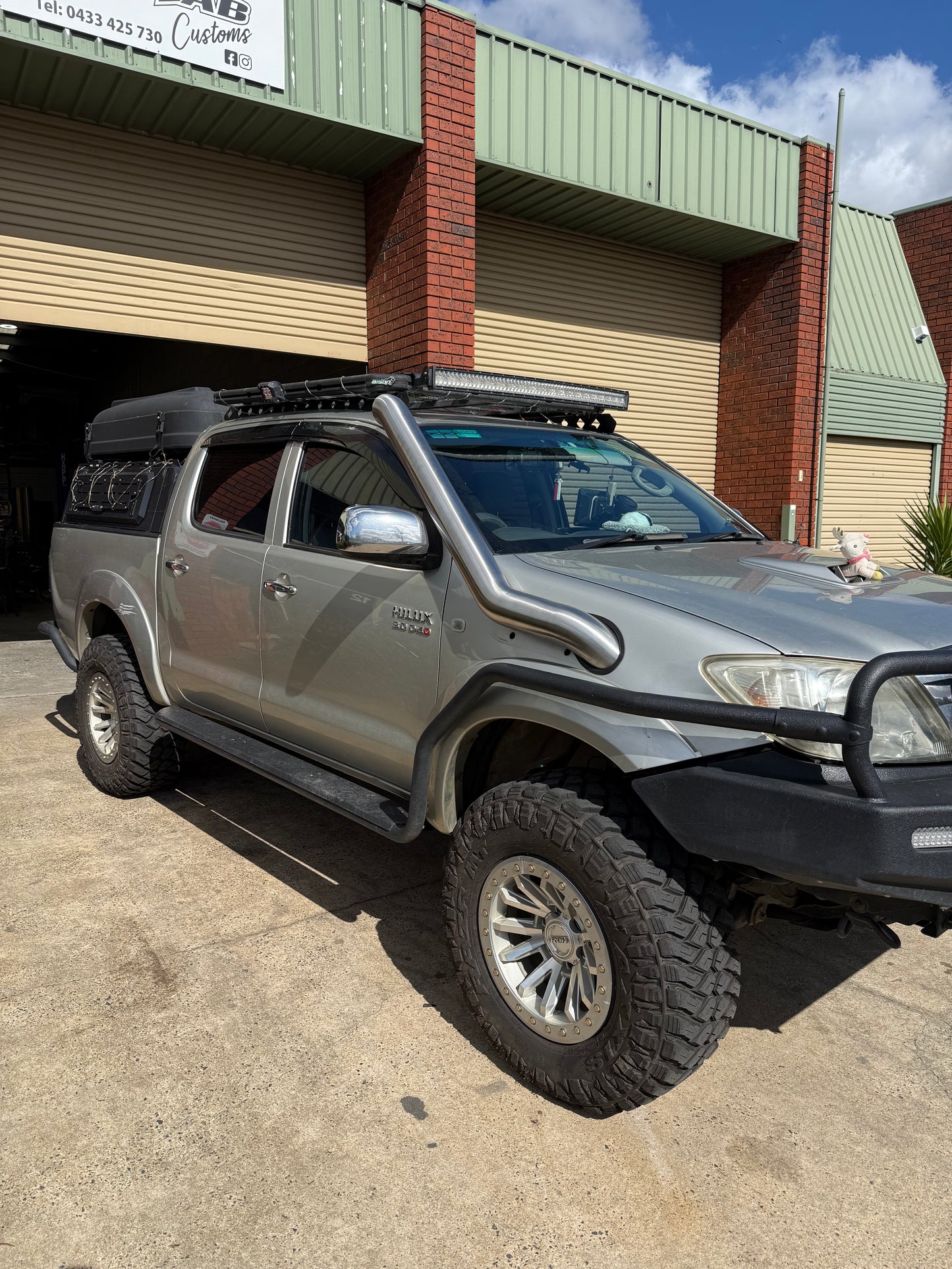 N70 Toyota Hilux -SAFARI COVER - 4" Stainless Snorkel