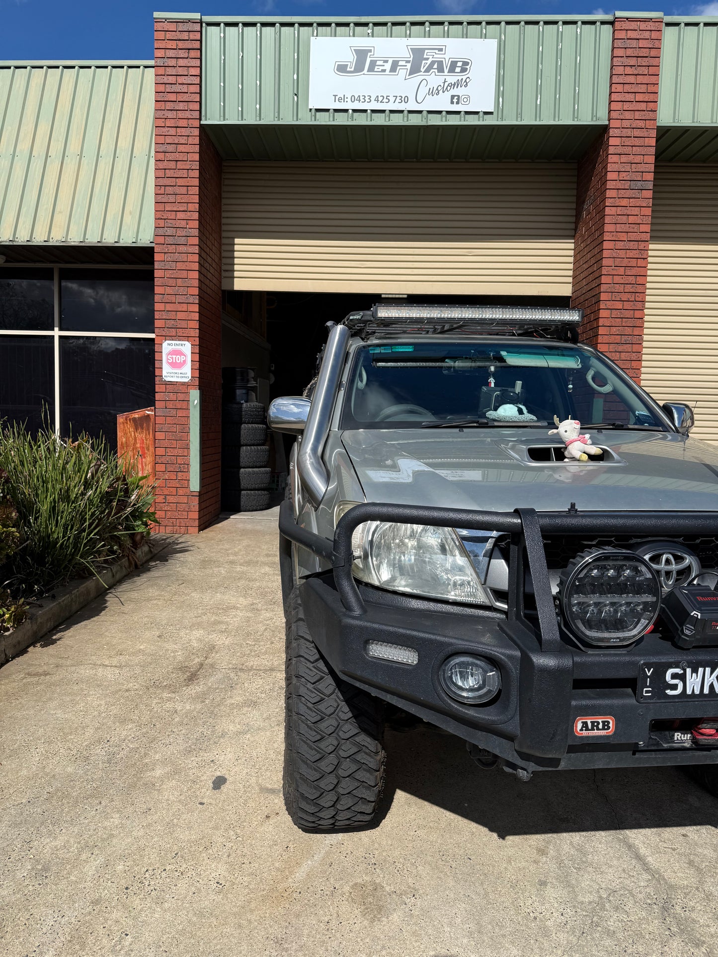 N70 Toyota Hilux -SAFARI COVER - 4" Stainless Snorkel